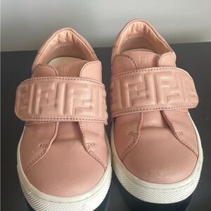 Fendi Kids Blush Pink Leather Logo Strap Sneakers